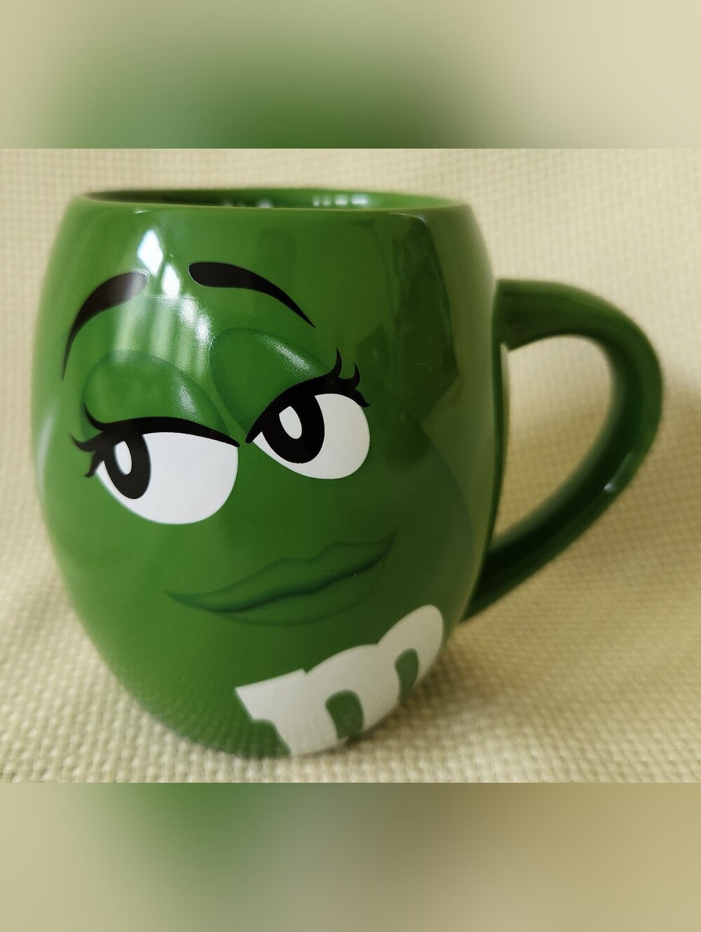 M &M's World "I Melt for No One!" Green Barrel Coffee Mug Lrg 16 oz Cup 2015
